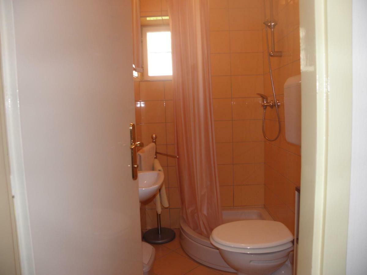 Apartman Zlatko Zara Esterno foto